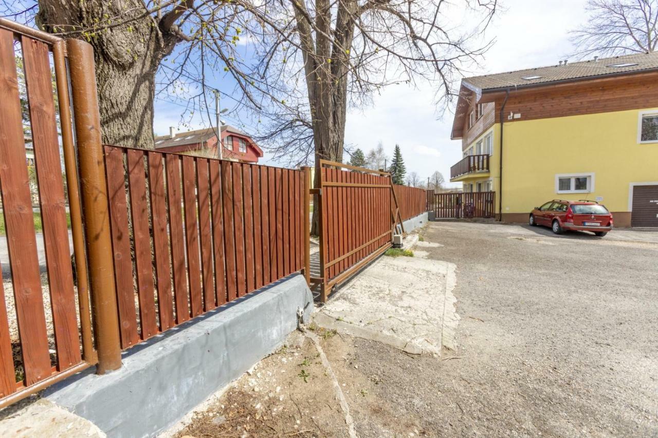 Apartman Zara Veľký Slavkov Exterior foto